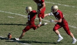 中国竞彩网：格里福终场任意球演绎绝平好戏，弗赖堡2-2战平法兰克福；伯卡特双响难助客队全取三分