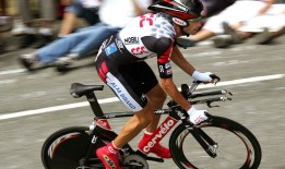 足彩网：克里斯双响炮导演逆转好戏，蓝翼队主场力克红箭队