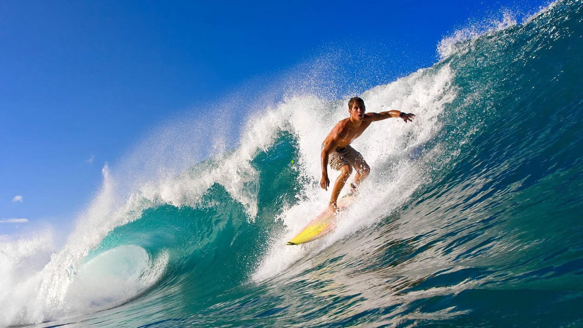 磁悬浮石头创世纪！男子打水漂飞跃河岸刷新人类极限