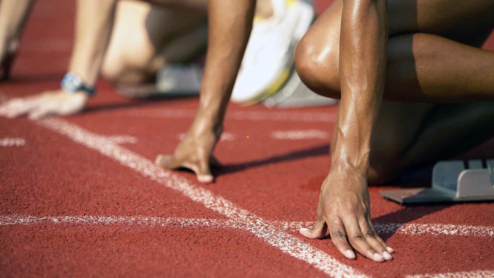 浓眉复出全能演绎，28分钟高效数据助湖人险胜勇士